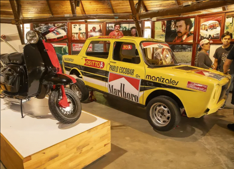 Medellín: The Transformation Tour Pablo Escobar + museum